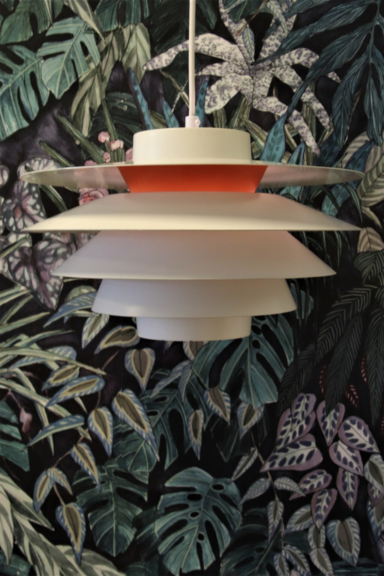 Läs mer om artikeln Sven Middleboe Verona taklampa Fog & Mørup Danmark. 40 cm ø