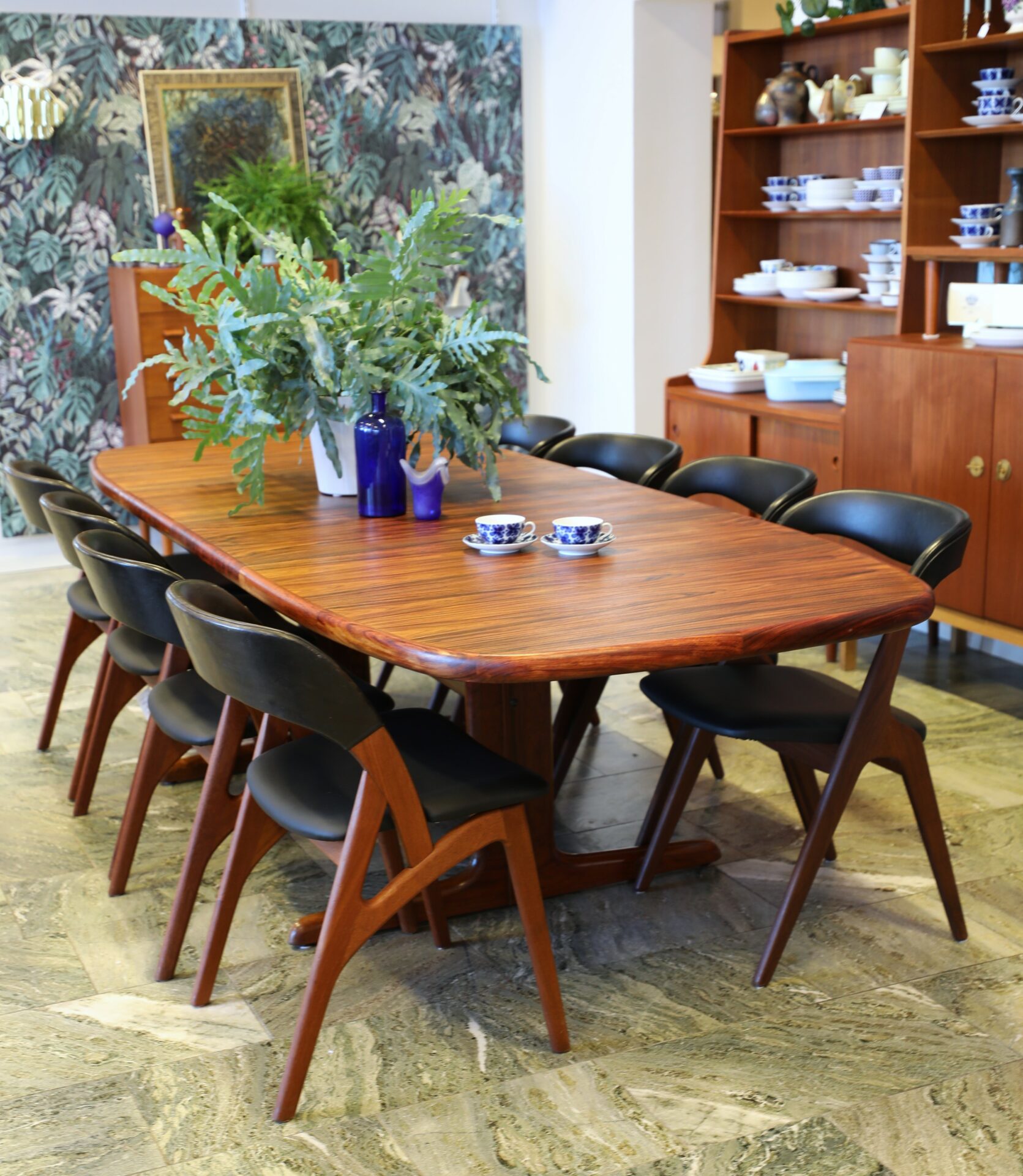 Läs mer om artikeln Skovby Möbelfabrik ovalt matbord i palisander. 165x100x73 cm+2×50 cm