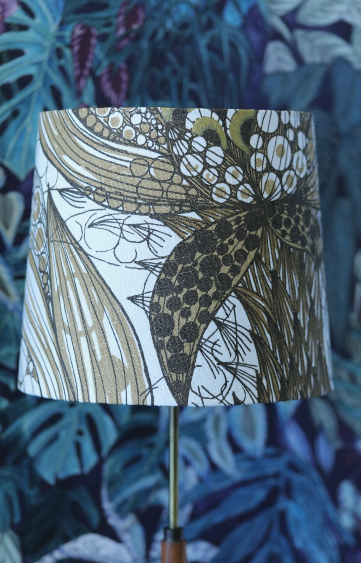 Läs mer om artikeln Lampskärm i linnetyget Havstulpan beige. 30 cm ø