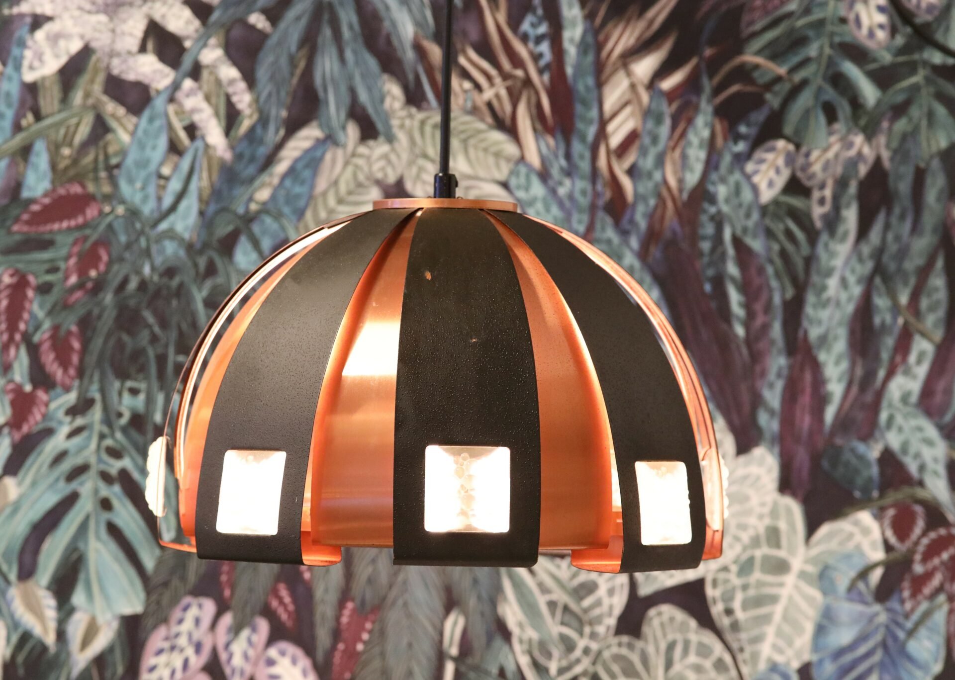 Läs mer om artikeln Werner Schou för Coronell Elektro taklampa. 37 cm ø