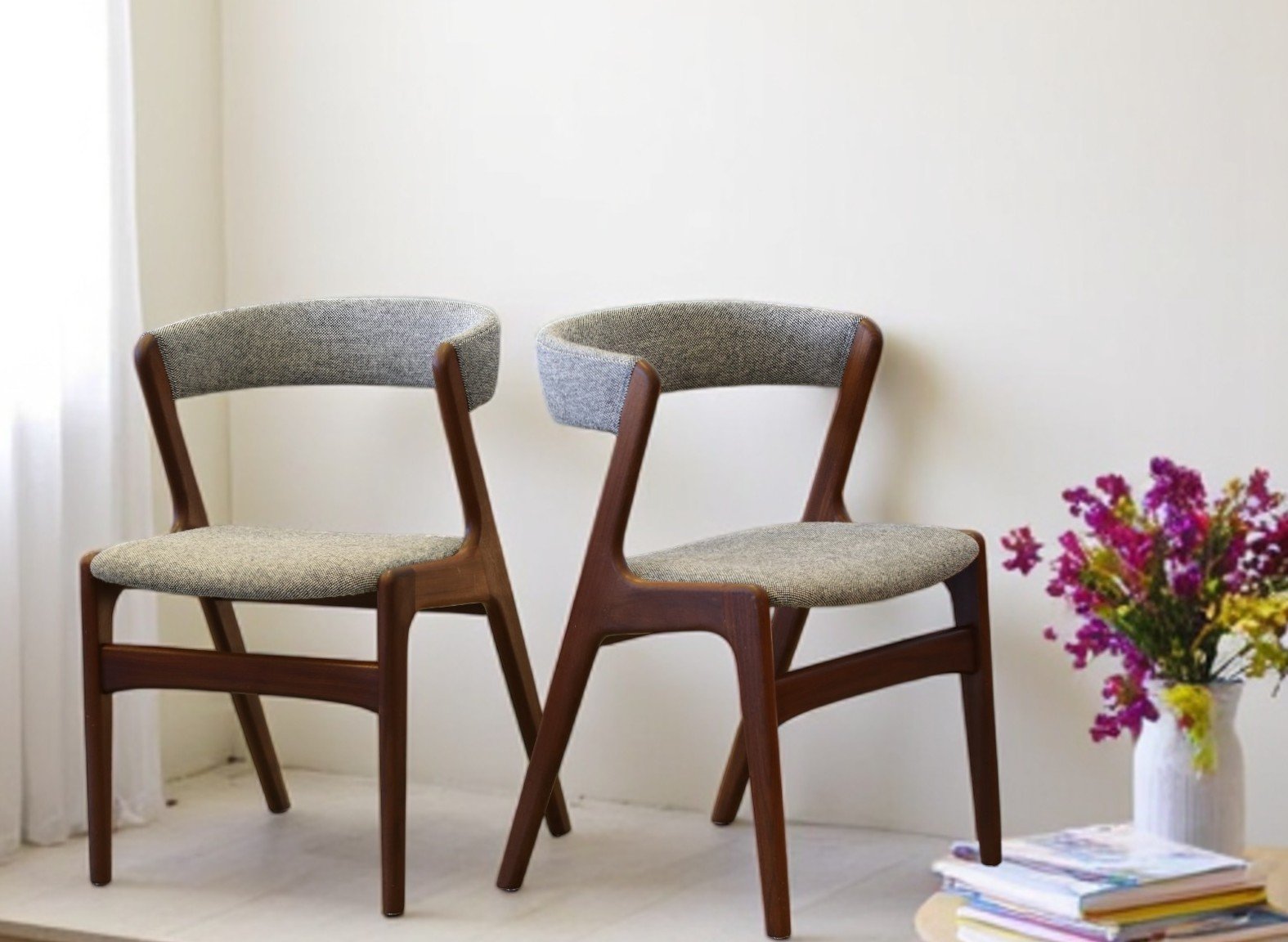 Läs mer om artikeln På ingång! Kai Kristiansen Fire Chair i teak och valfri klädsel. 48 cm bred. Fjorton reserverade