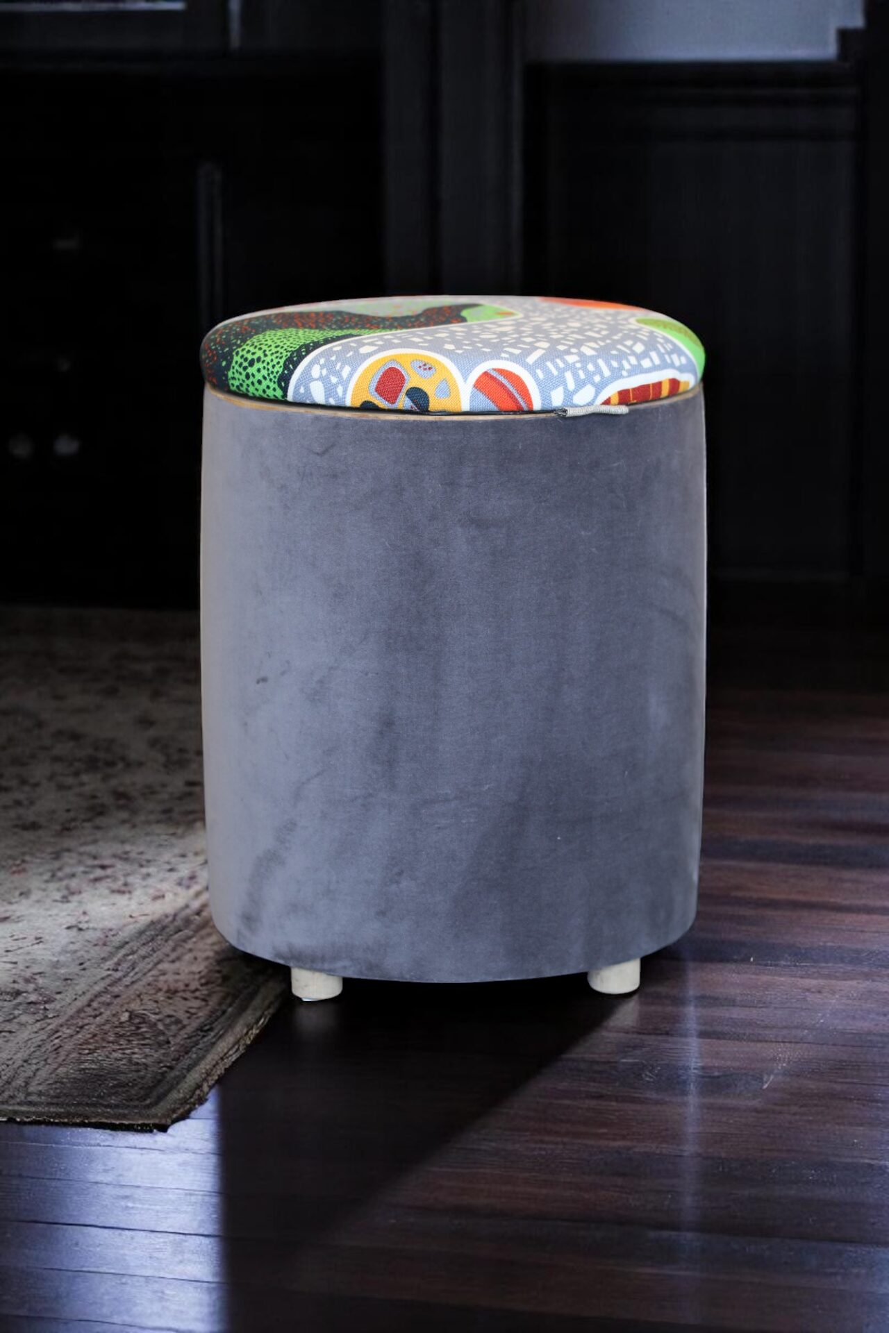 Läs mer om artikeln Sypall Terrazzo Josef Frank tyg från Svenskt Tenn.  37 cm ø