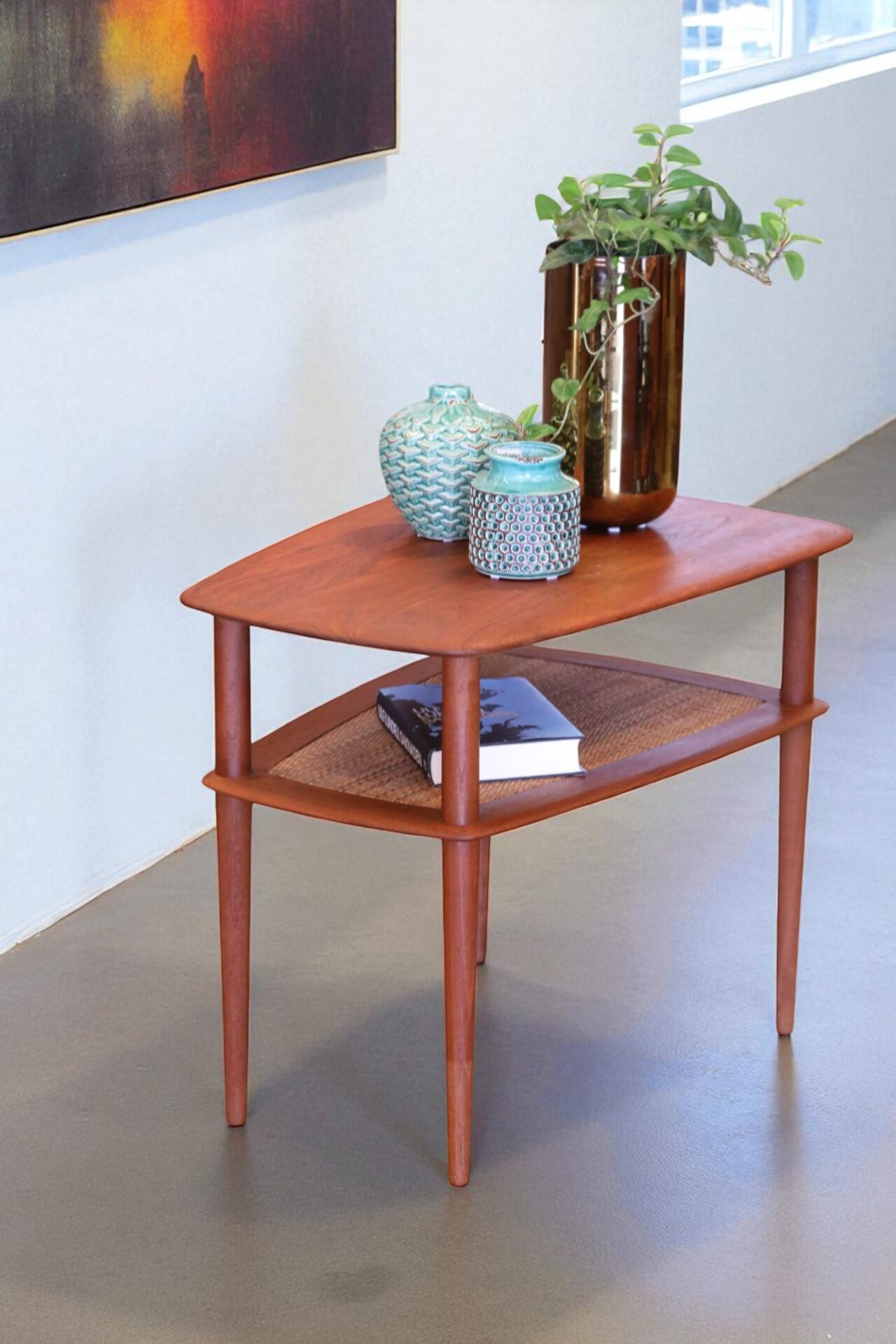 Läs mer om artikeln Peter Hvidt sidobord Minerva  i massiv teak. 71x52x58 cm