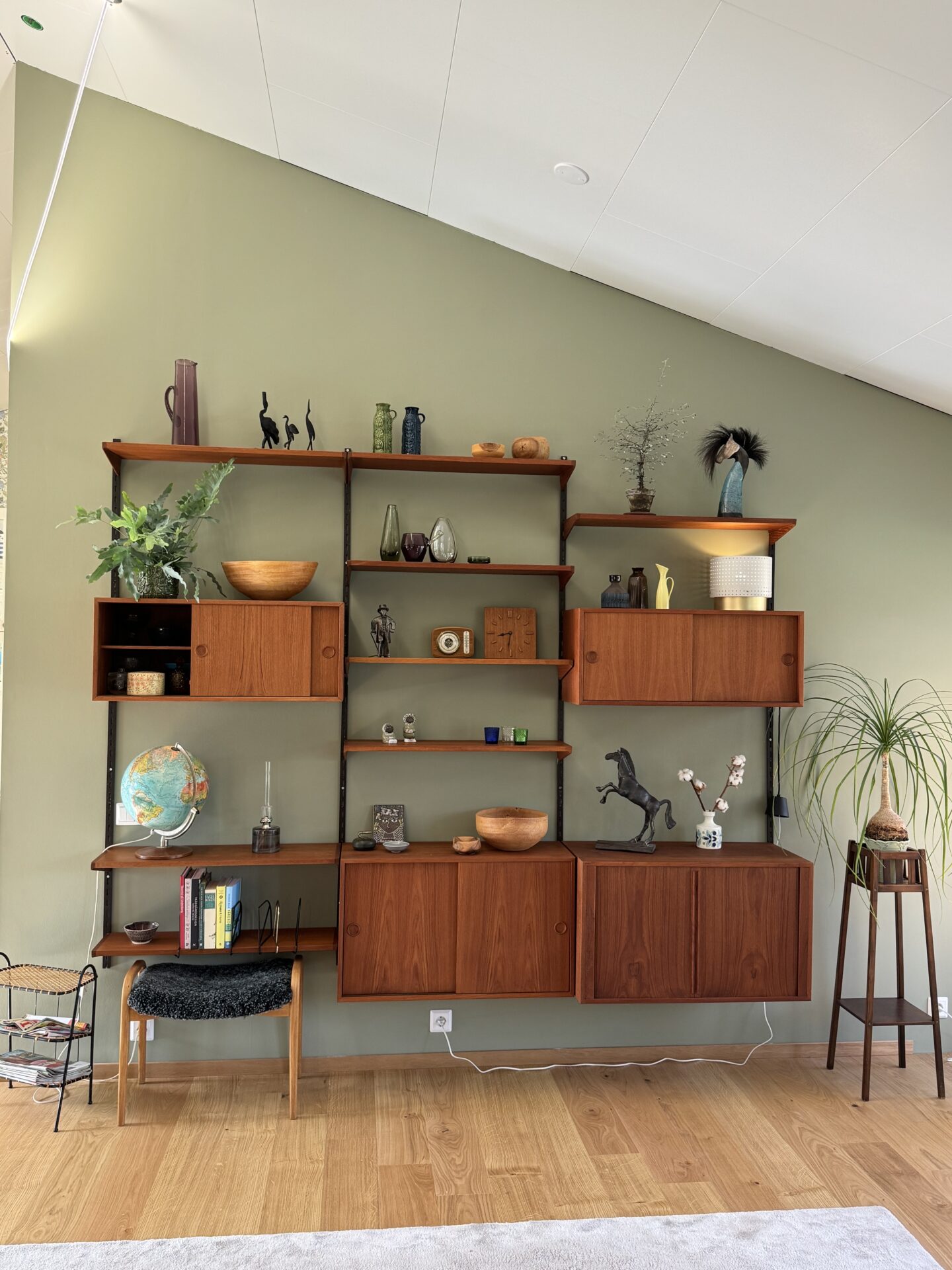 Läs mer om artikeln På ingång! Danska hyllsystem i olika modeller och storlekar