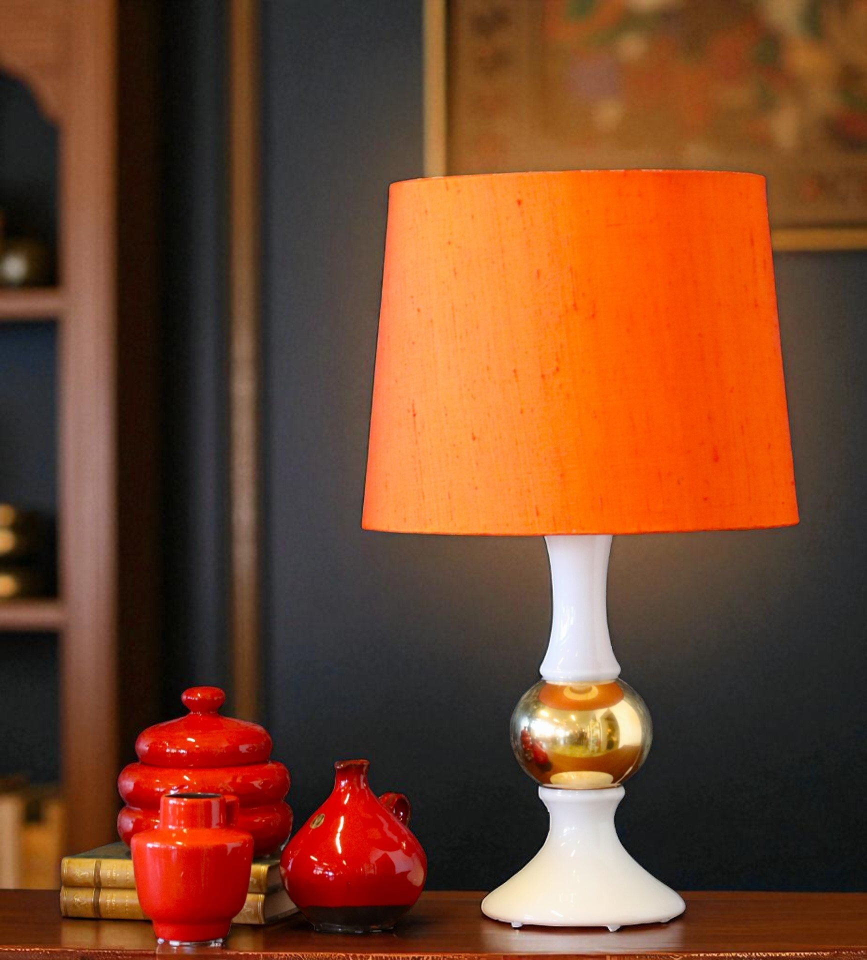 Läs mer om artikeln Luxus lampfot i opalinglas. 40 cm hög