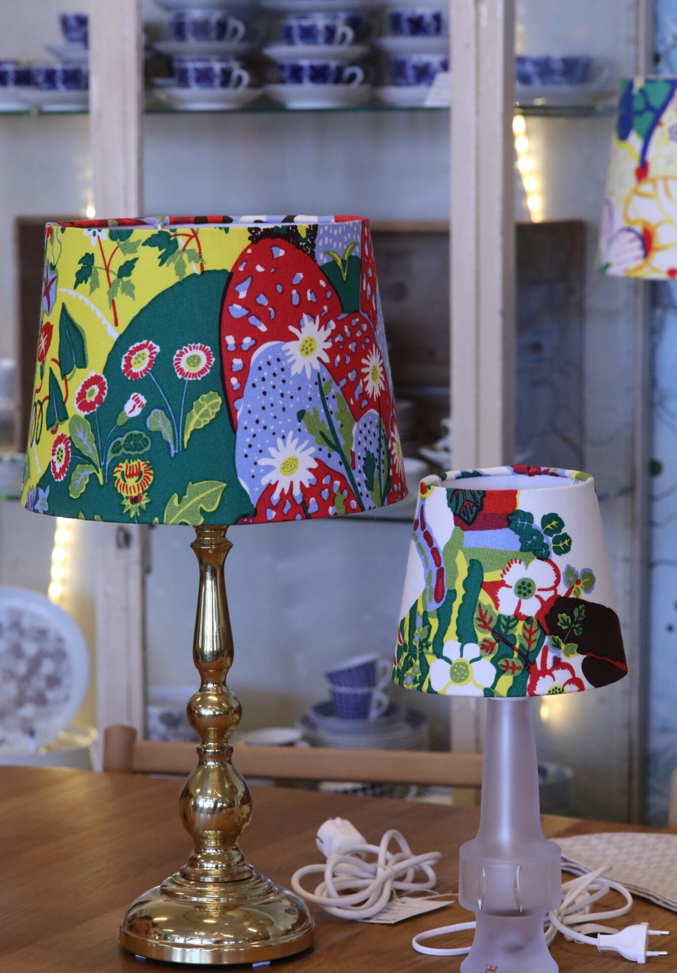 Läs mer om artikeln Lampskärm Himalaya linne Josef Frank i olika storlekar