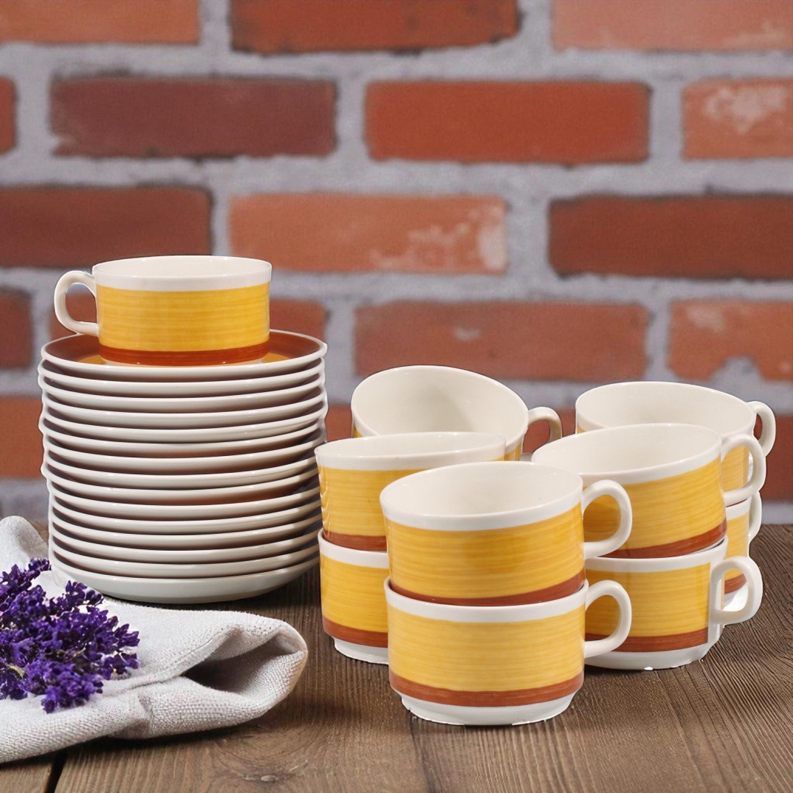 Läs mer om artikeln Stina Gefle matporslin och kaffekoppar