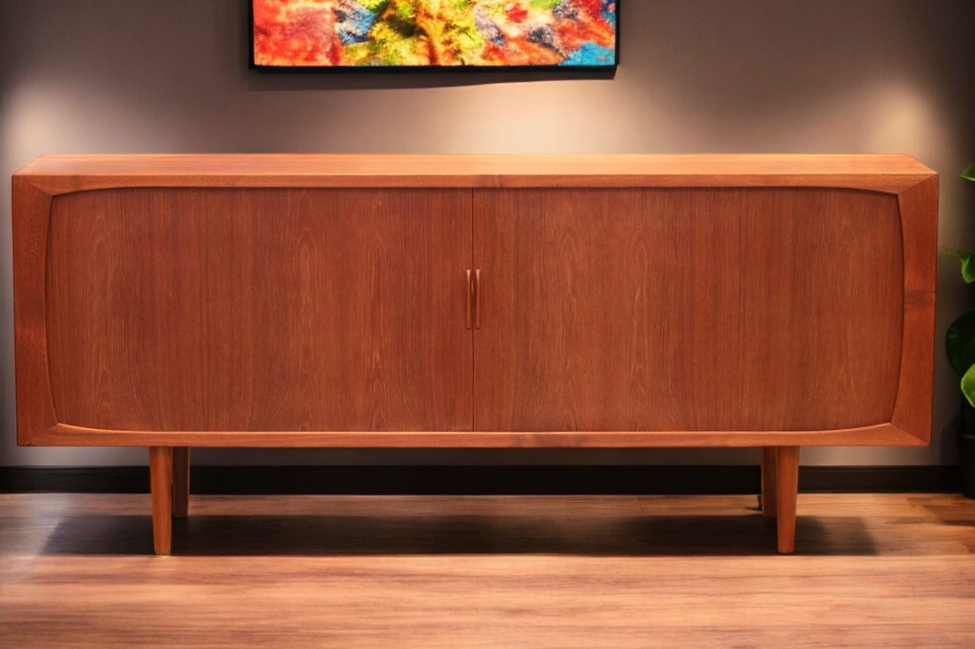 Läs mer om artikeln Danskt sideboard i teak med jalusiluckor. 200x45x85 cm