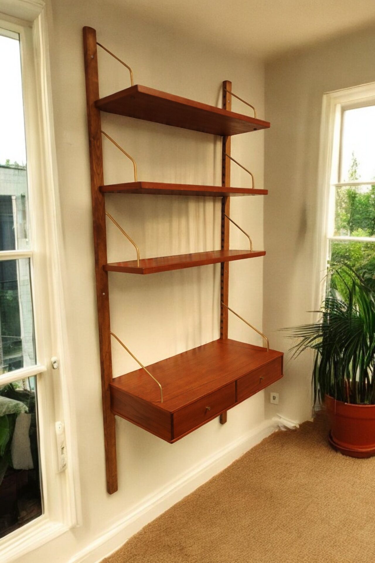 Läs mer om artikeln Kai Kristiansen vägghängt hyllsystem i teak. 89x41x101 cm. Reserverat