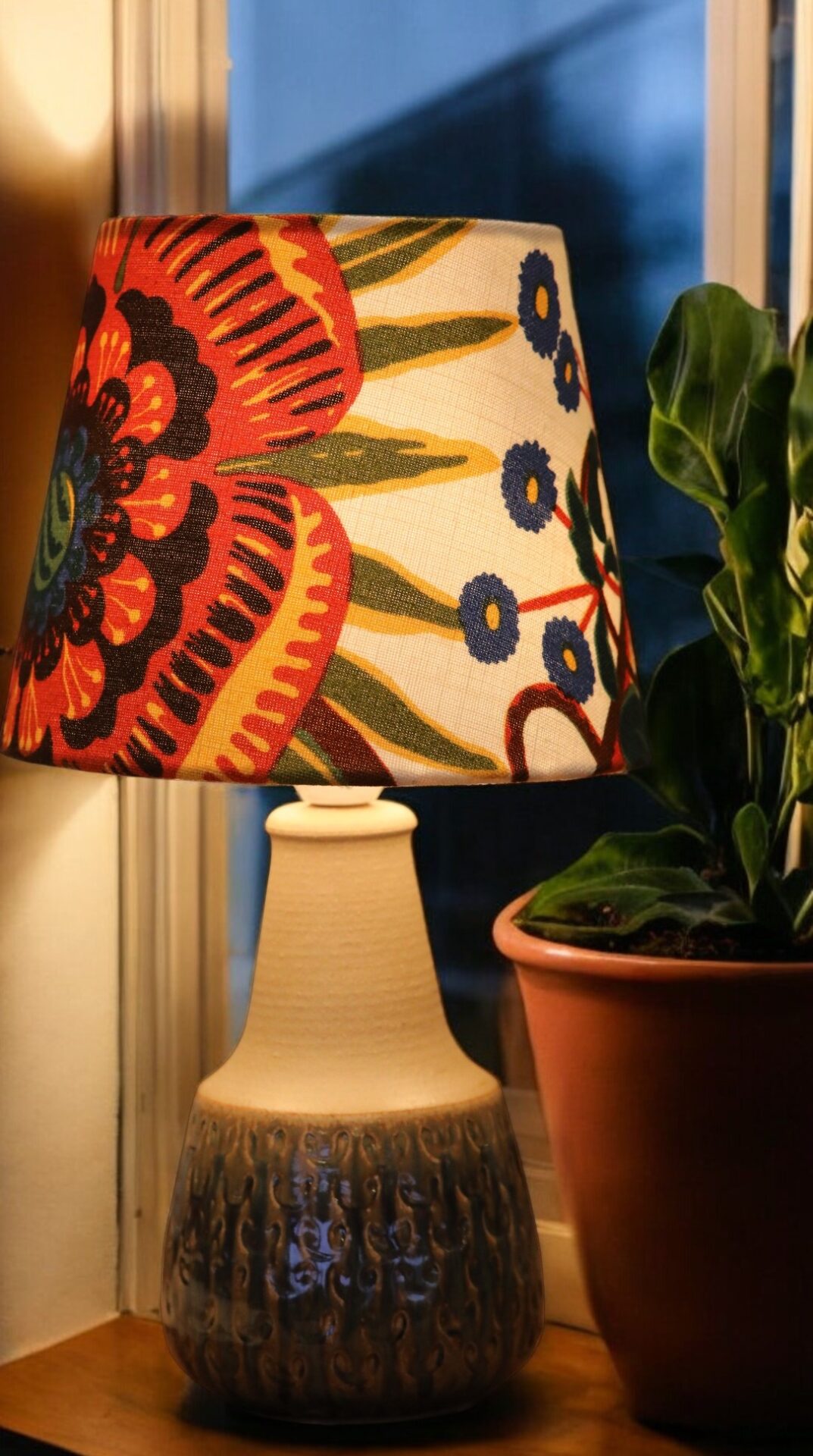 Läs mer om artikeln Søholm Danmark lampfot i keramik. 26 cm hög