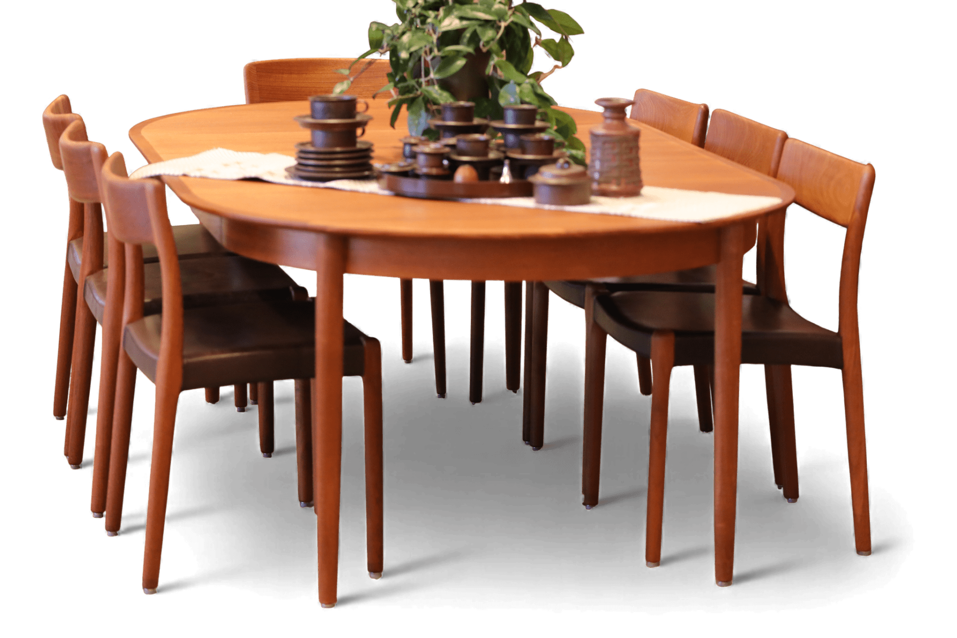 Läs mer om artikeln Dansk stol teak med sits i skinn. 48 cm bred