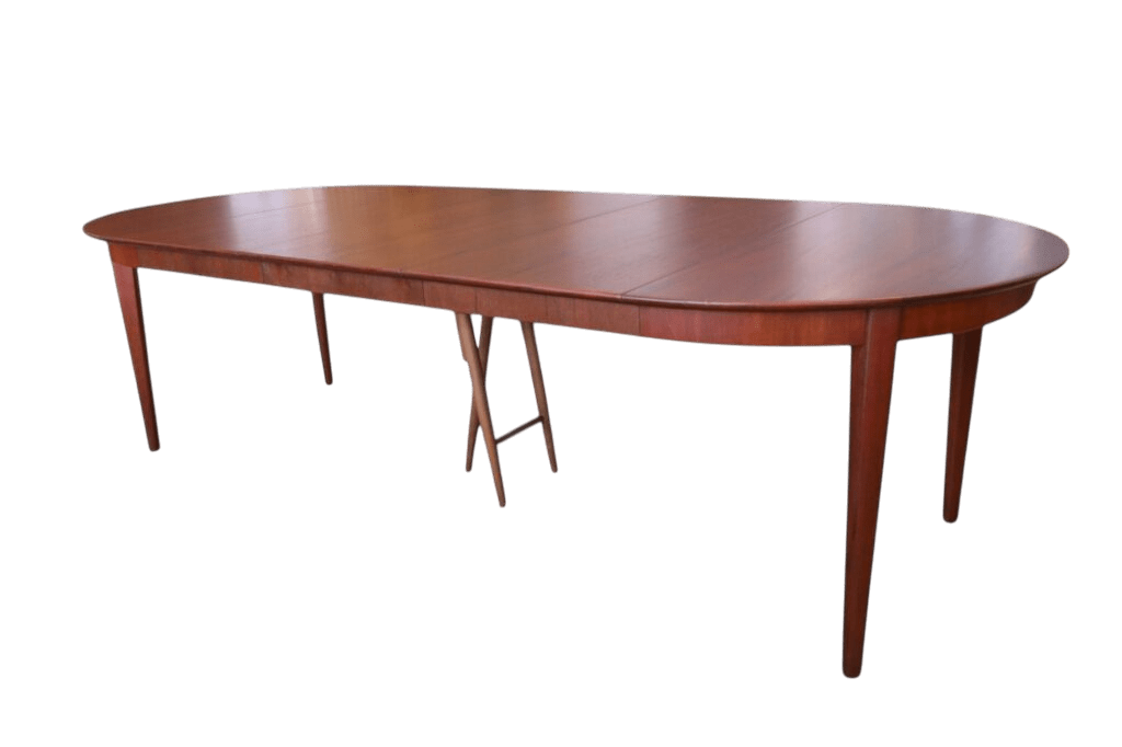 Matbord i teak Henning Kjærnulf för Sorø Møbelfabrik Danmark 1960-tal. 115 cm ø+3×50 cm
