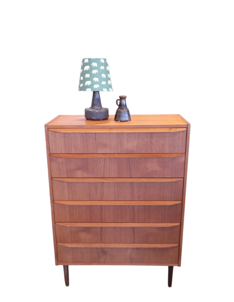 Dansk byrå i teak med sex lådor. 80x40x109 cm