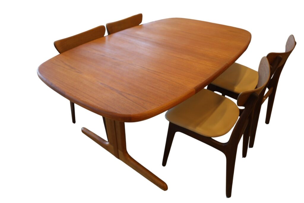 Skovby Møbelfabrik ovalt matbord i teak. 165x100x73 cm+2×50 cm