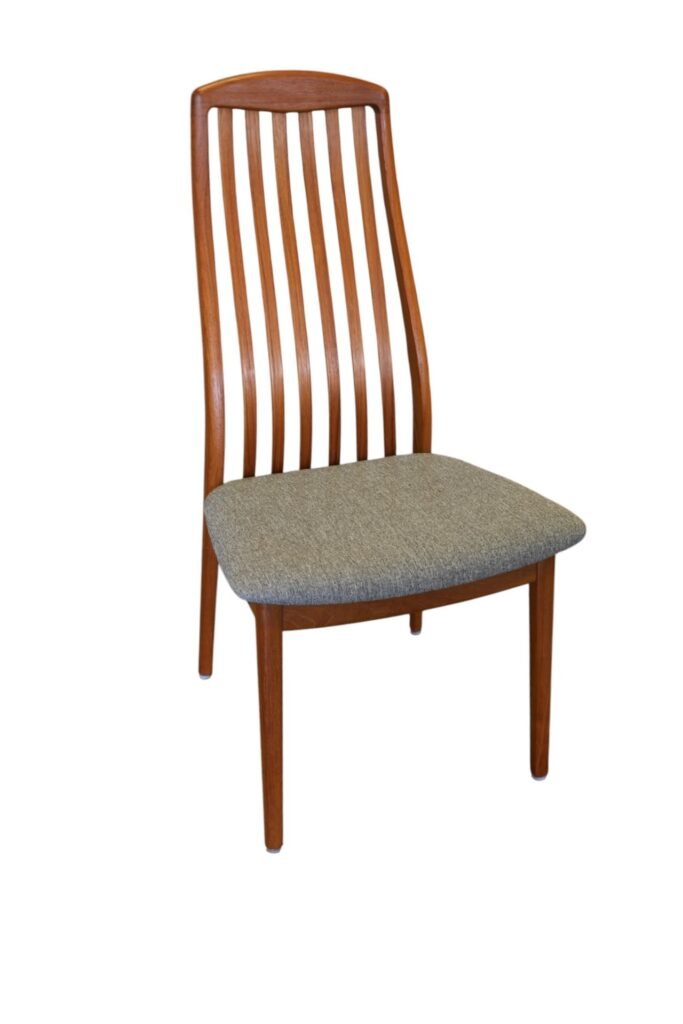 Matstol i massiv teak från Schou Andersen Danmark. 50 cm bred