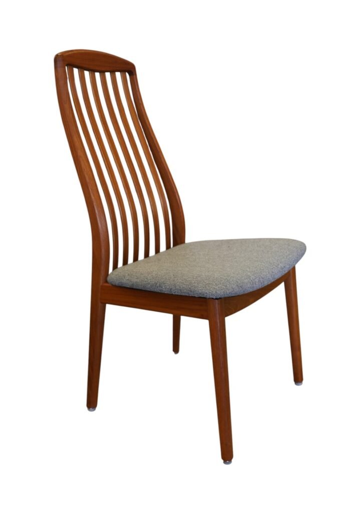 Matstol i massiv teak från Schou Andersen Danmark. 50 cm bred