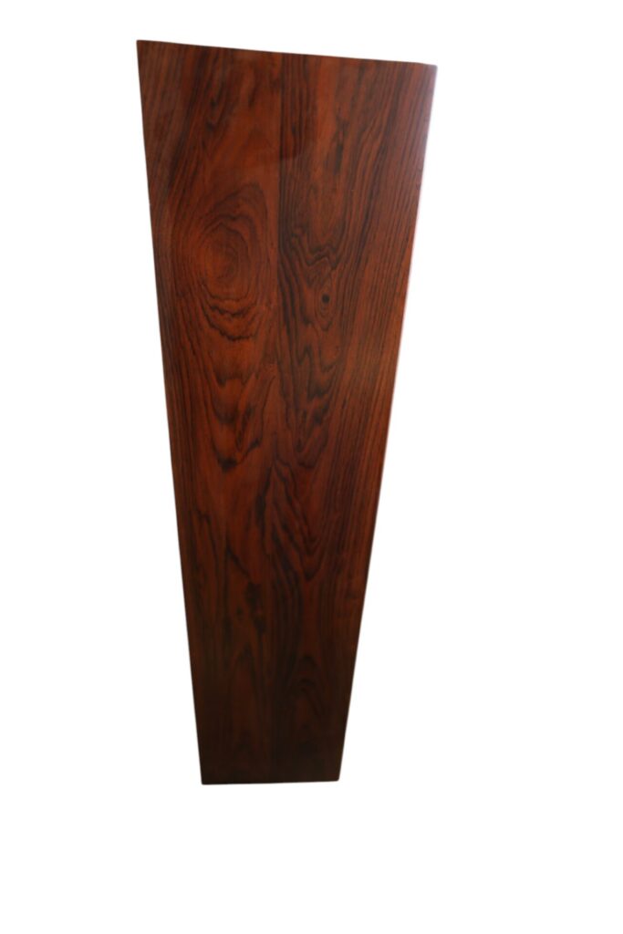 Danskt vitrinskåp i palisander av Kai Winding. 110x27x136 cm