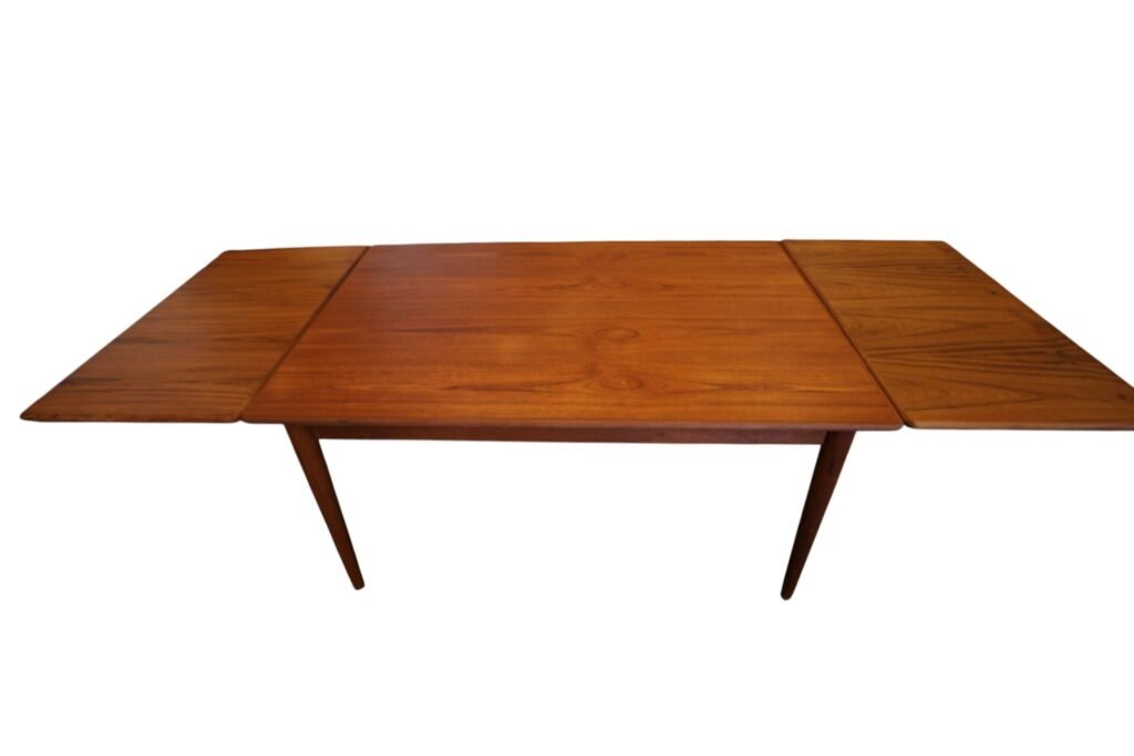 Gunni Omann för Omann Jun matbord i teak. 135x87x73+2x53 cm