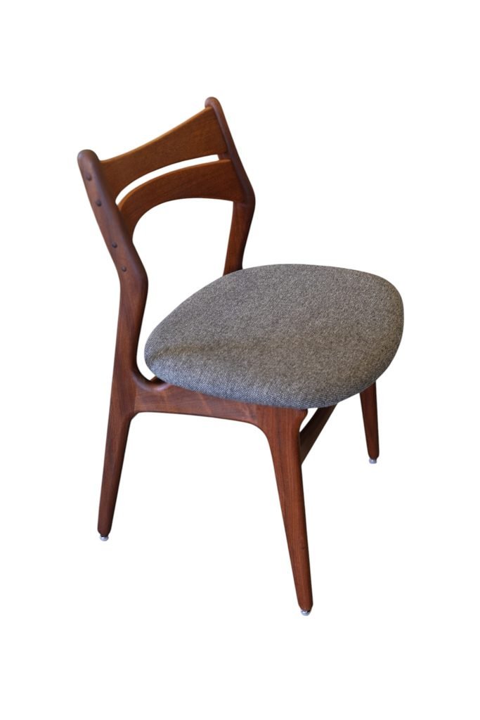 Erik Buch stol modell 310 i teak. 51 cm bred