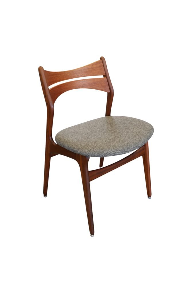 Erik Buch stol modell 310 i teak. 51 cm bred