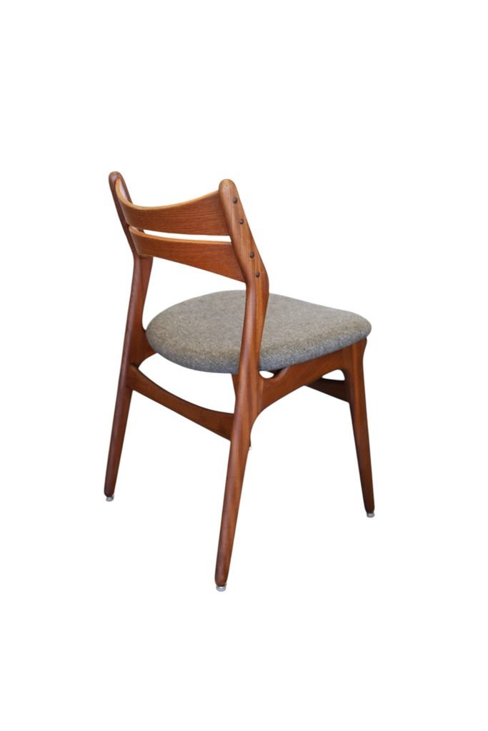 Erik Buch stol modell 310 i teak. 51 cm bred