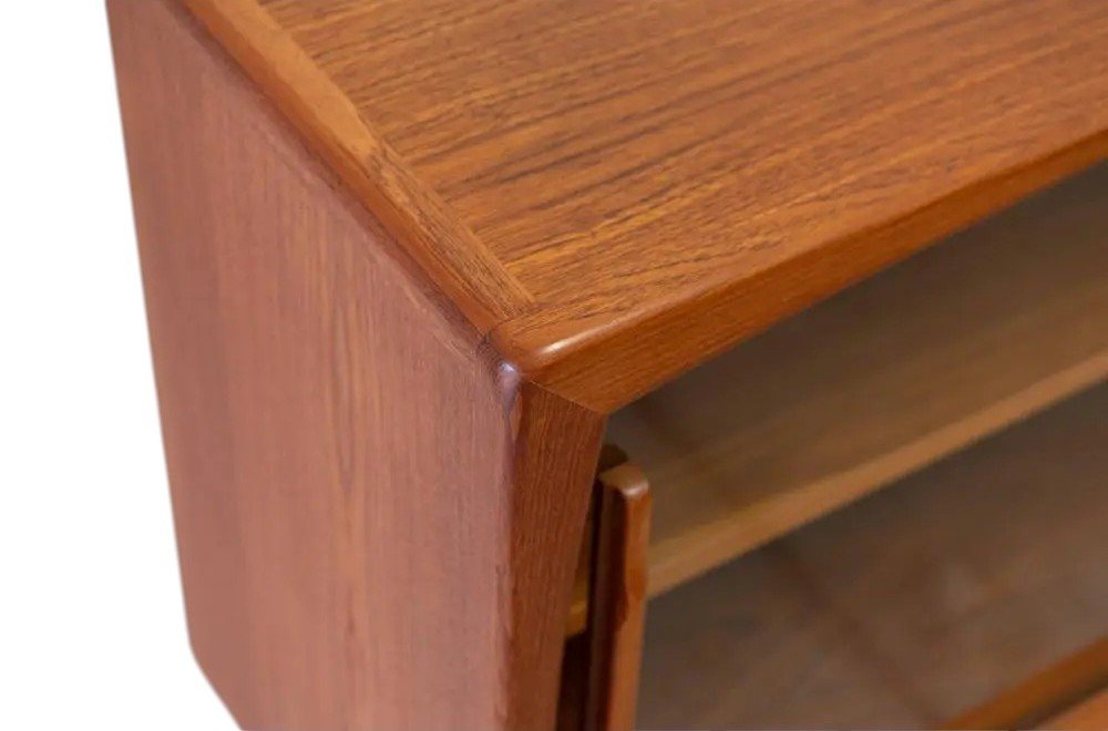 Vitrinskåp/vägghängt sideboard i teak HP Hansen Danmark. 160x32x50 cm