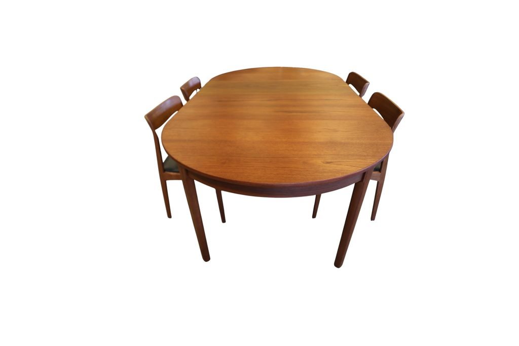 Runt matbord i teak med två iläggsskivor – 123–221 cm ø
