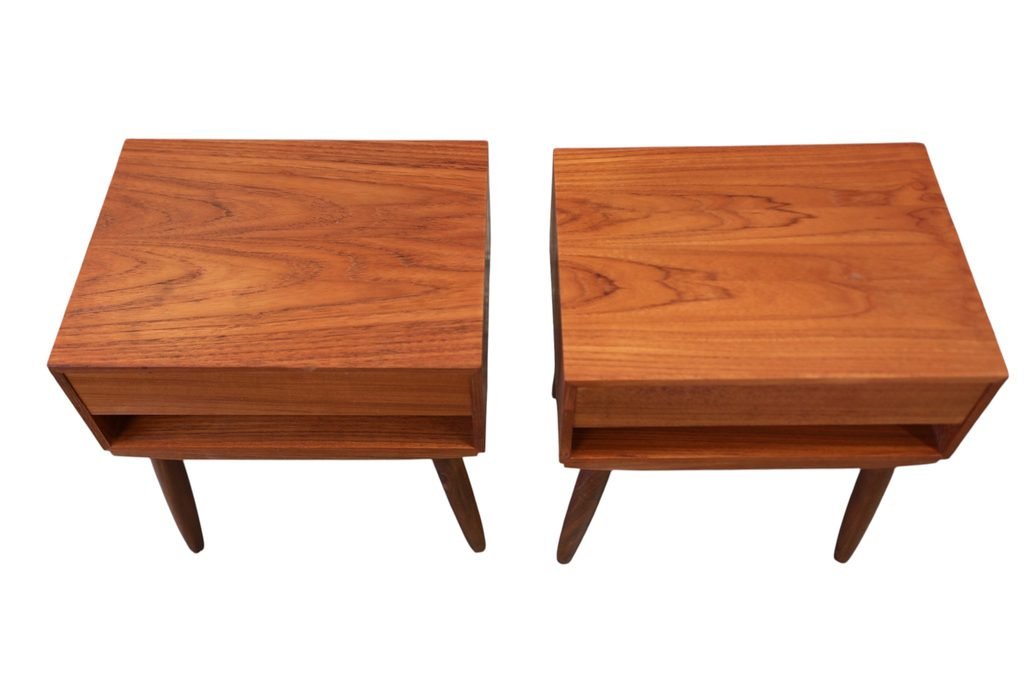 Paret nattduksbord i teak Danmark 1960 tal. 39x30x46 cm