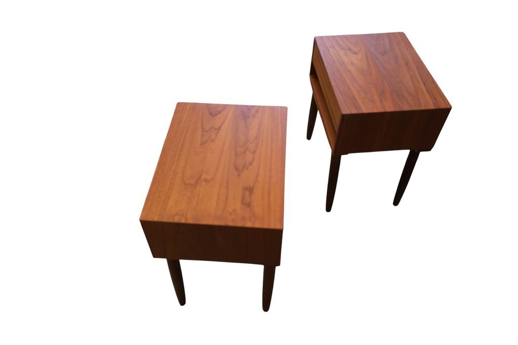 Paret nattduksbord i teak Danmark 1960 tal. 39x30x46 cm