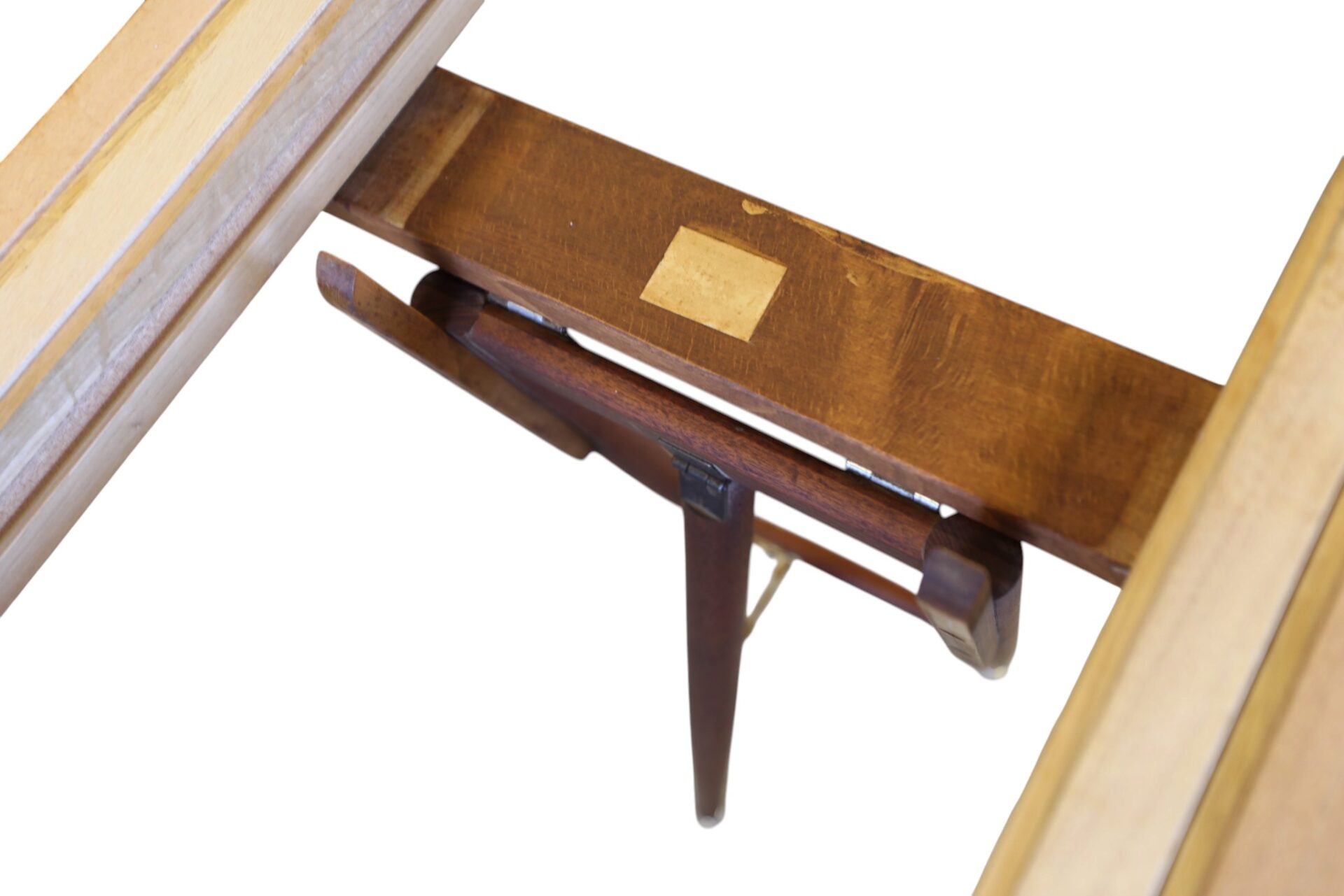 Henning Kjaernulf Sorø Danmark runt matbord i teak. 125 cm ø + 4×50 cm