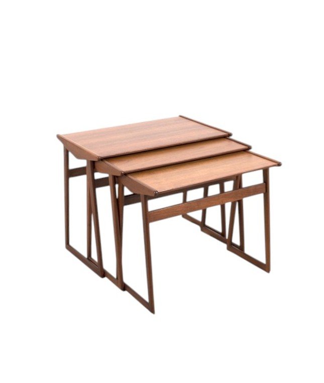 Danskt satsbord i teak - tre bord med skulpturala slädben